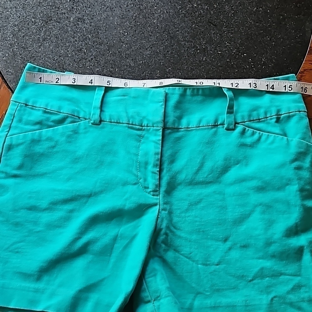 Ann Taylor Signature Green Cotton Stretch 4" Flat Front Shorts Size 6 - Picture 9 of 11